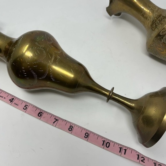 Vintage Pair of 2 Brass Engraved Scalloped Vases - Picture 6 of 6